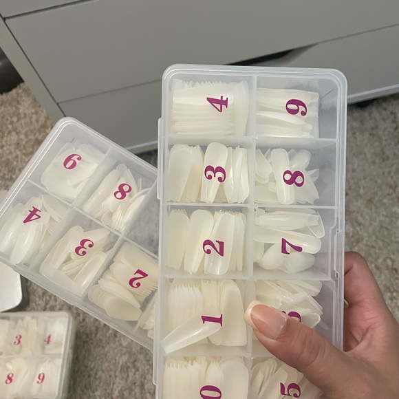 Nails - Picture 5 of 10